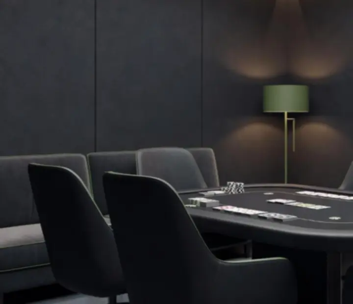 Hangszigetelt, modern poker lounge asztalokkal és zsetonokkal